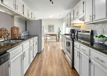 Inspirasi Desain Dapur Lorong untuk Memaksimalkan Ruang dengan Gaya