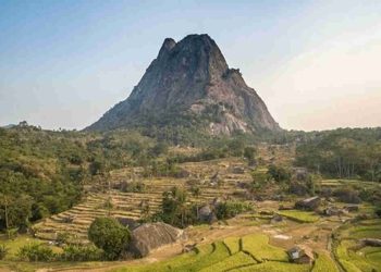 Sejarah Gunung Parang Purwakarta yang Dipenuhi Mitos dan Cerita Rakyat