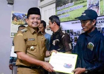 Komitmen Membangun Fondasi Kemandirian Pangan Daerah, Pemkab Sumedang Salurkan Alat Mesin Pertanian