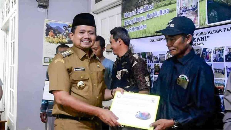 Komitmen Membangun Fondasi Kemandirian Pangan Daerah, Pemkab Sumedang Salurkan Alat Mesin Pertanian