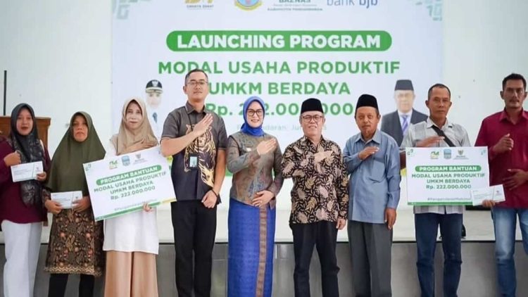 Pemkab Pangandaran dan BAZNAS Berikan Bantuan Modal Rp222 Juta untuk UMKM