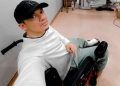 Irwansyah Alami Patah Kaki dan Kini Menggunakan Kursi Roda serta Tongkat