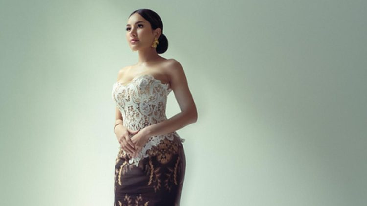Nikita Mirzani Histeris Setelah Sidang Mengaku Terfitnah oleh Reza Gladys