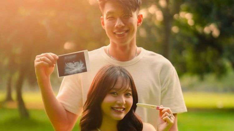 Nita Vior Mengandung Anak Pertama dengan Bahagia