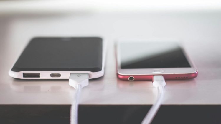 Charger Mengakibatkan Kerusakan HP dan Solusinya