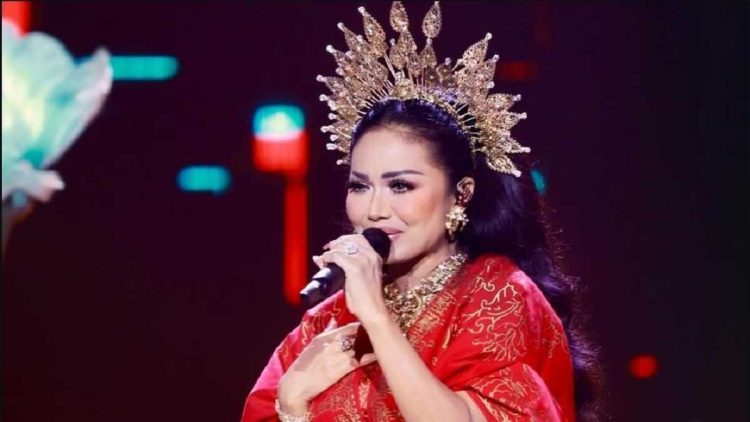Kris Dayanti Kembali Melanjutkan Kuliah Ilmu Pemerintahan di Usia 50 Tahun