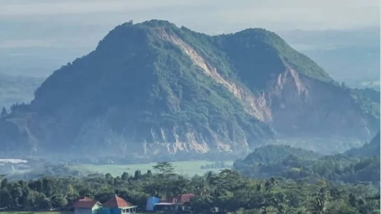 Asal Usul Gunung Kuda Cirebon dan Tragedi yang Terkait dengannya