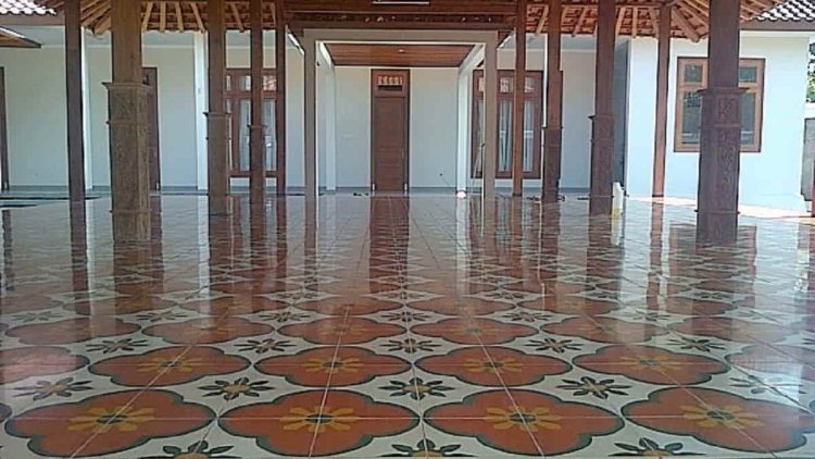 Motif Keramik Rumah Limasan Tradisional Klasik Jawa