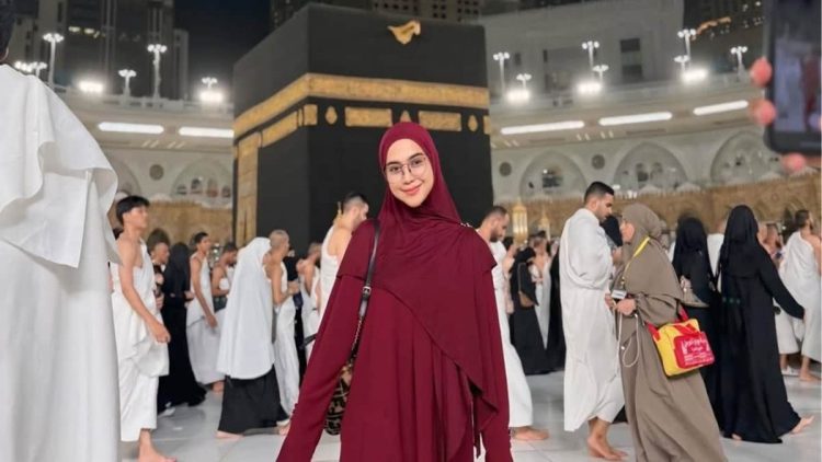 Umroh Ria Ricis Bersama Moana, Kolom Komentar Instagram Menjadi Sorotan