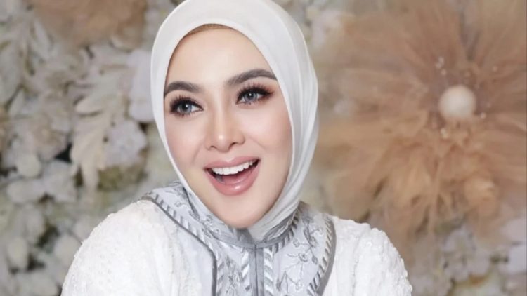 Syahrini Kembali ke Jakarta Rayakan Pesta Ulang Tahun Mewah