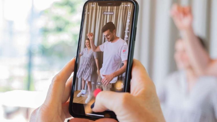 Edit JJ di TikTok Secara Manual dan Menggunakan Template