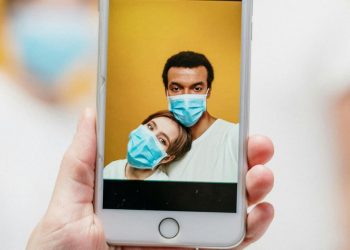 Fungsi dan Cara Mengaktifkan Fitur Center Stage di iPhone