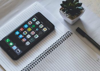 Fungsi dan Cara Menggunakan Buku di iPhone
