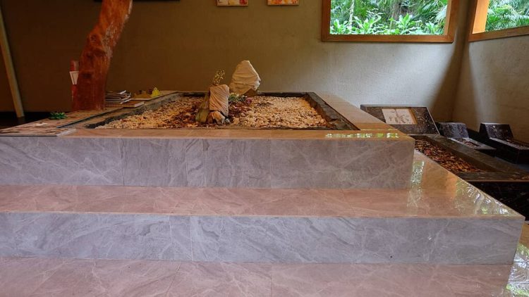Makam Ratu Harisbaya Jejak Cinta di Puncak Gunung Rengganis Sumedang