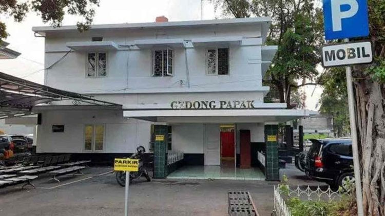 Sejarah Gedung Papak di Bekasi