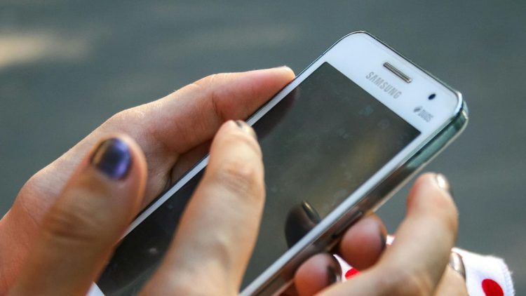 Mudah Memisahkan Suara Menggunakan Aplikasi di Samsung