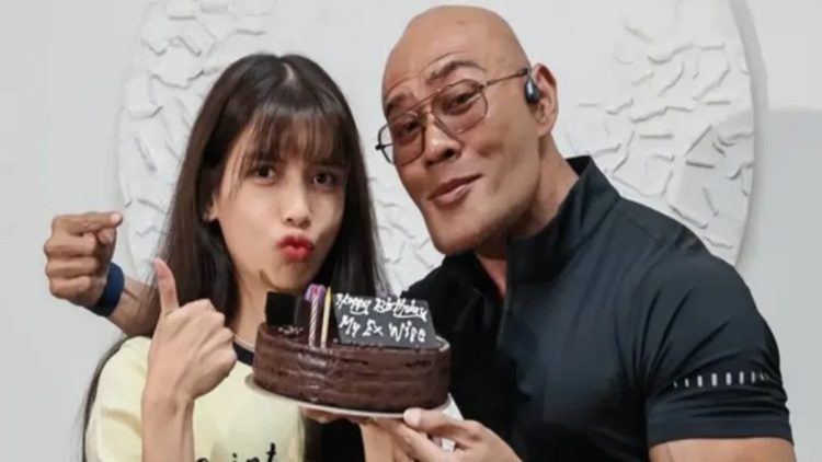 Deddy Corbuzier Rayakan Ulang Tahun Sabrina Chairunnisa, Kue Menjadi Sorotan
