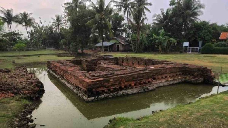 Warisan Kerajaan Tarumanegara di Candi Serut Karawang