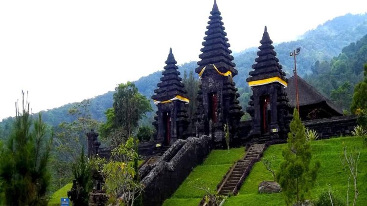 Jejak Pembangunan Pura Parahyangan Agung Jagatkarta di Bogor