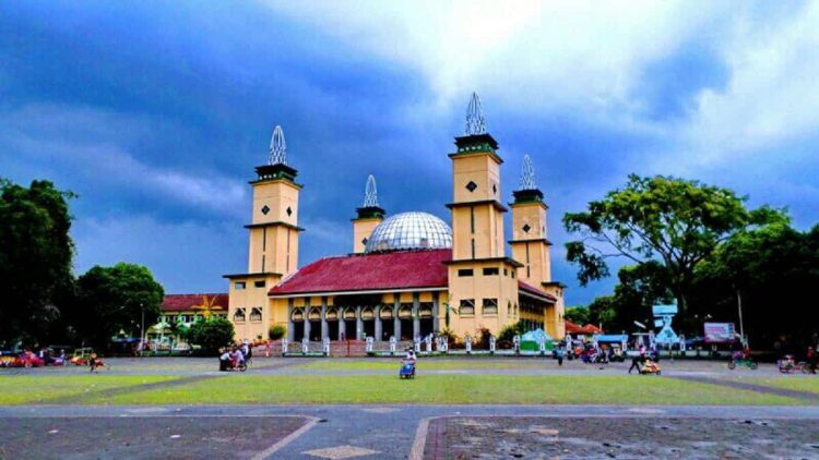 Sejarah Masjid Agung Garut dengan Arsitektur Islam dan Jawa