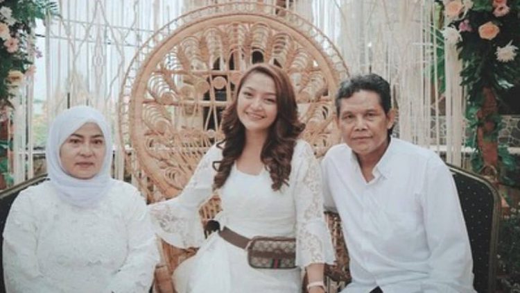 Ibunda Siti Badriah Meninggal, Kenangan Terakhir Membuat Publik Terharu