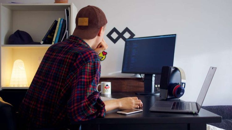 Ide Usaha Sampingan Malam, Freelancer serta Jasa Menjahit