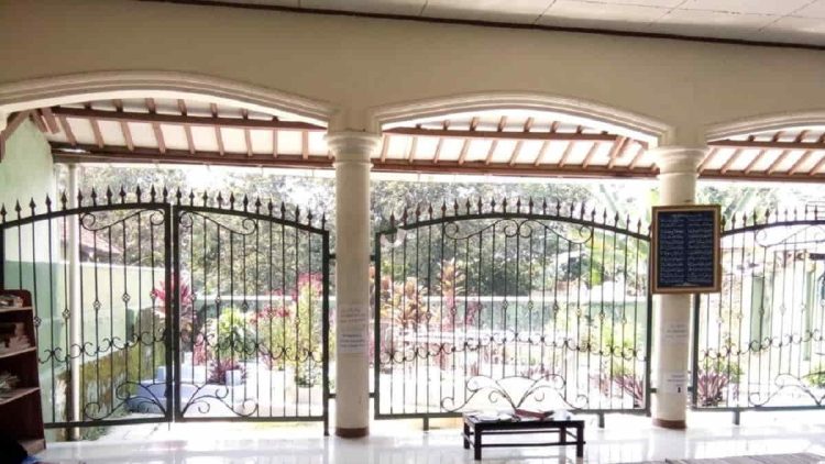 Makam Mama Sempur Purwakarta Tempat Wisata Religi Menarik di Jawa Barat