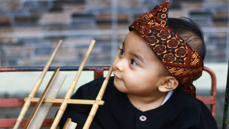 Tradisi Nenjrag Bumi Sunda Sebagai Ungkapan Syukur Kelahiran Bayi di Jawa Barat